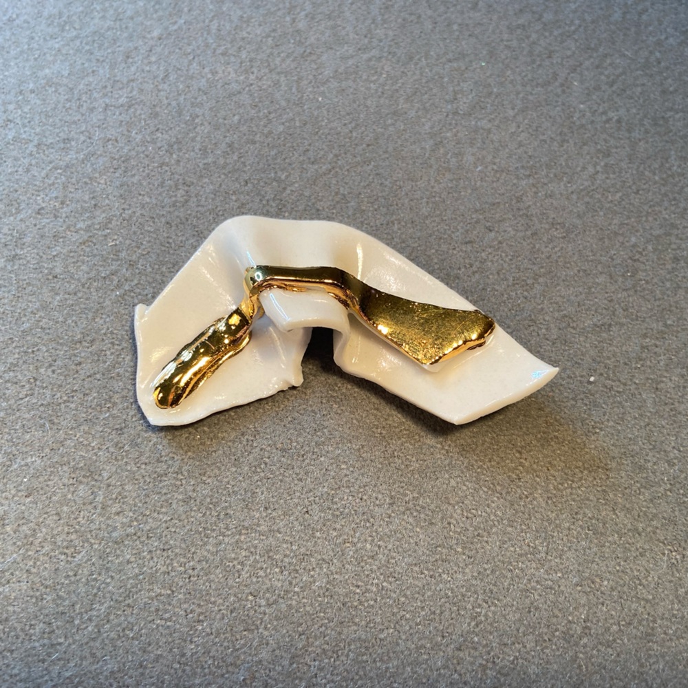 Georgina Holt Porcelain Brooch Pin, Abstract shape, Vintage, Unique,‎ Rare